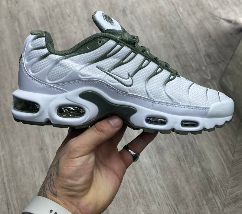 Nike Tn ( branco e verde)