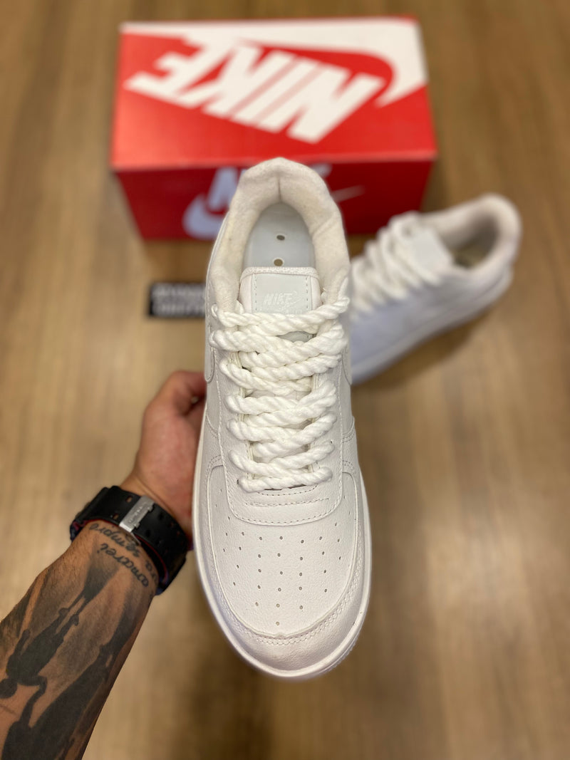 Air Force 1 Nobuck Branco ( Cadarço corda )